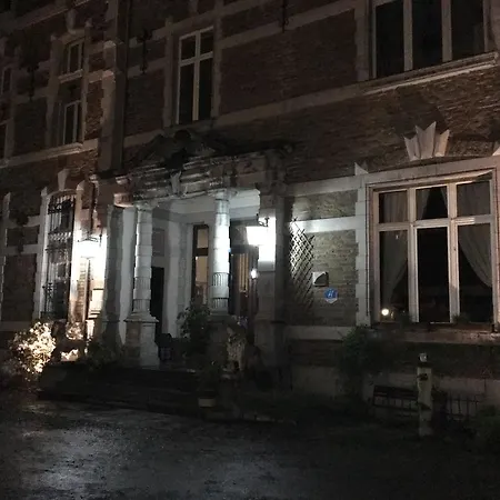 Chateau Bleu Hotel 3*