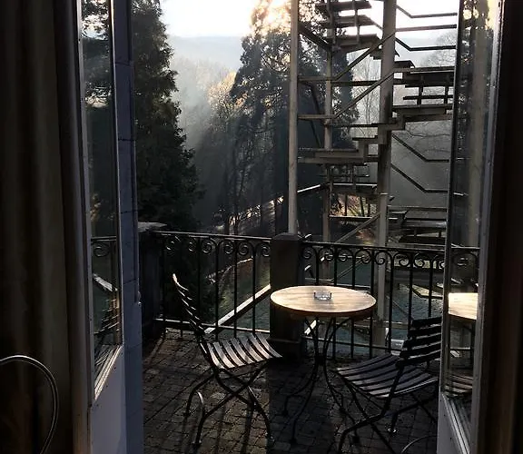 מלון Chateau Bleu 3*